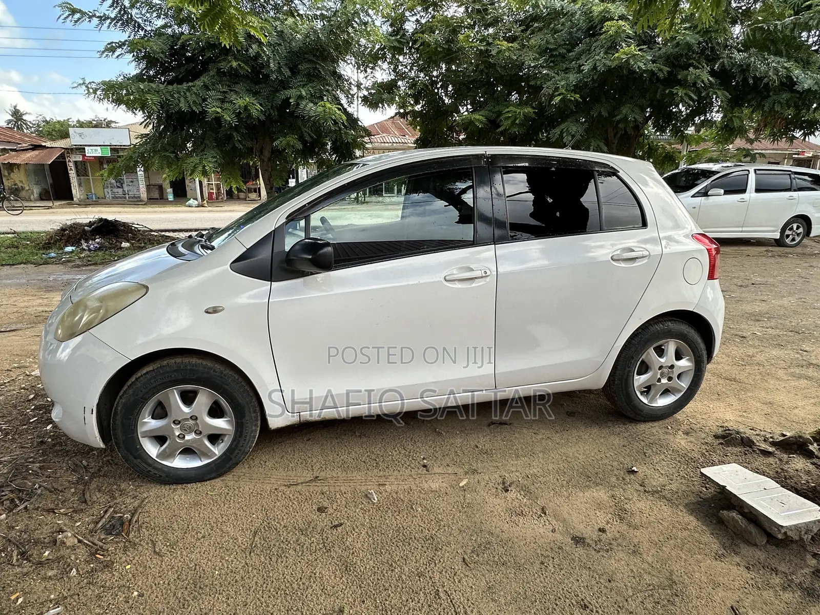 Toyota Vitz 1.0 FWD 5dr 2005 White