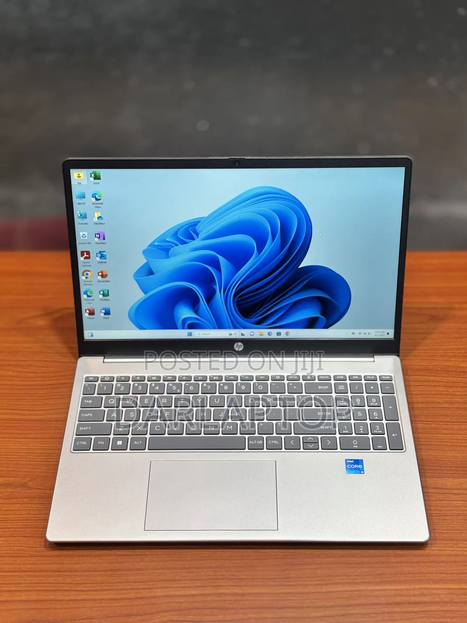 New Laptop HP 250 G10 8GB Intel Core i5 SSD 512GB