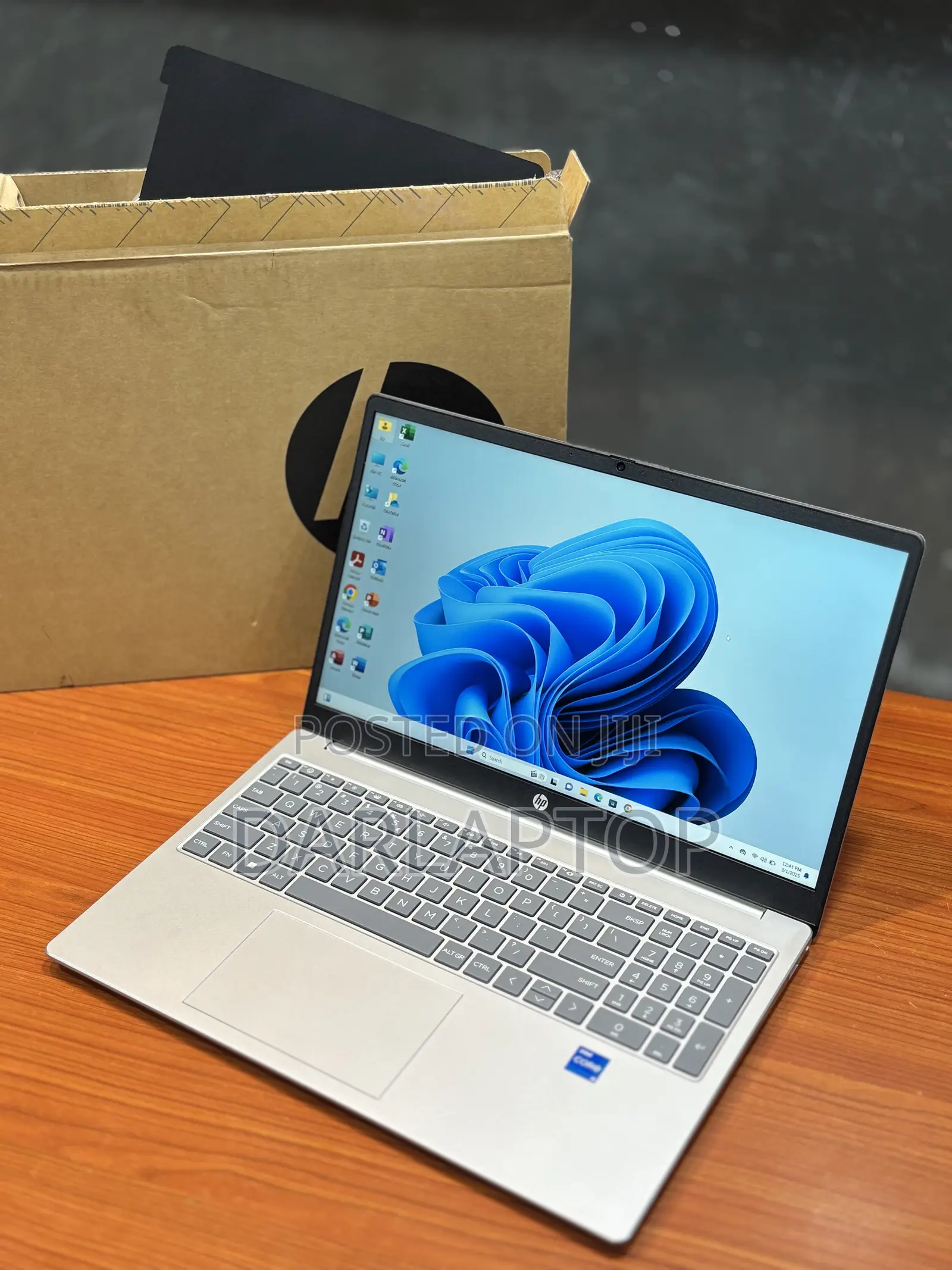 New Laptop HP 250 G10 8GB Intel Core i5 SSD 512GB