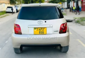 Toyota IST 2005 Silver