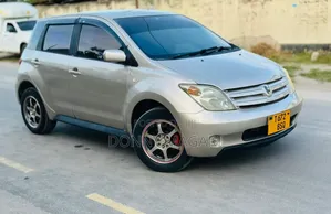 Toyota IST 2005 Silver