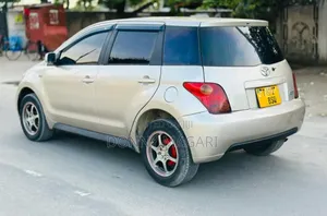 Toyota IST 2005 Silver