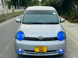 Toyota Sienta 1.5 AWD 2005 Silver