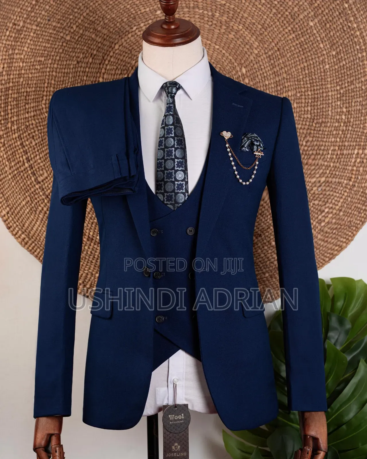 ‎Suti Ya Fahari–Pride Suit