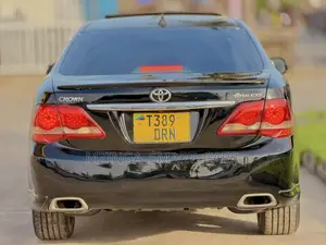 Toyota Crown 2010 Black
