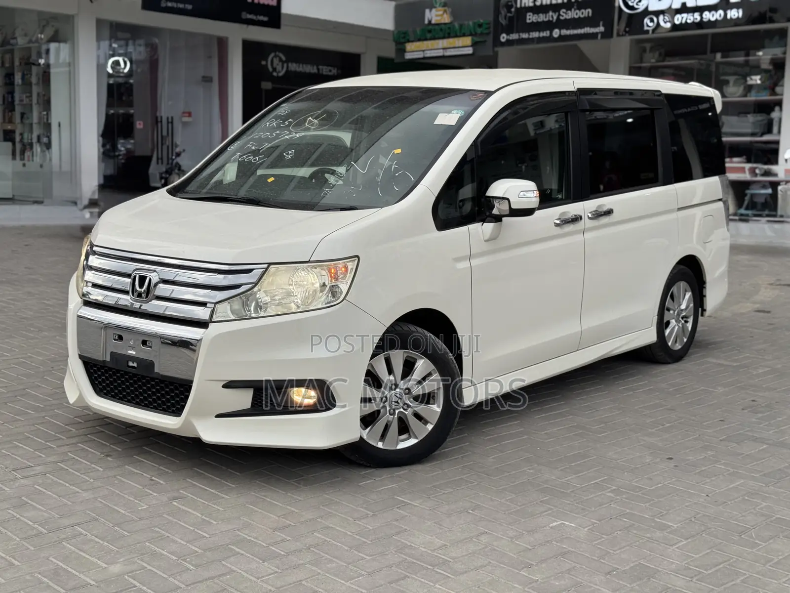 Honda Stepwgn 2014 White