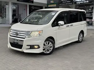 Honda Stepwgn 2014 White