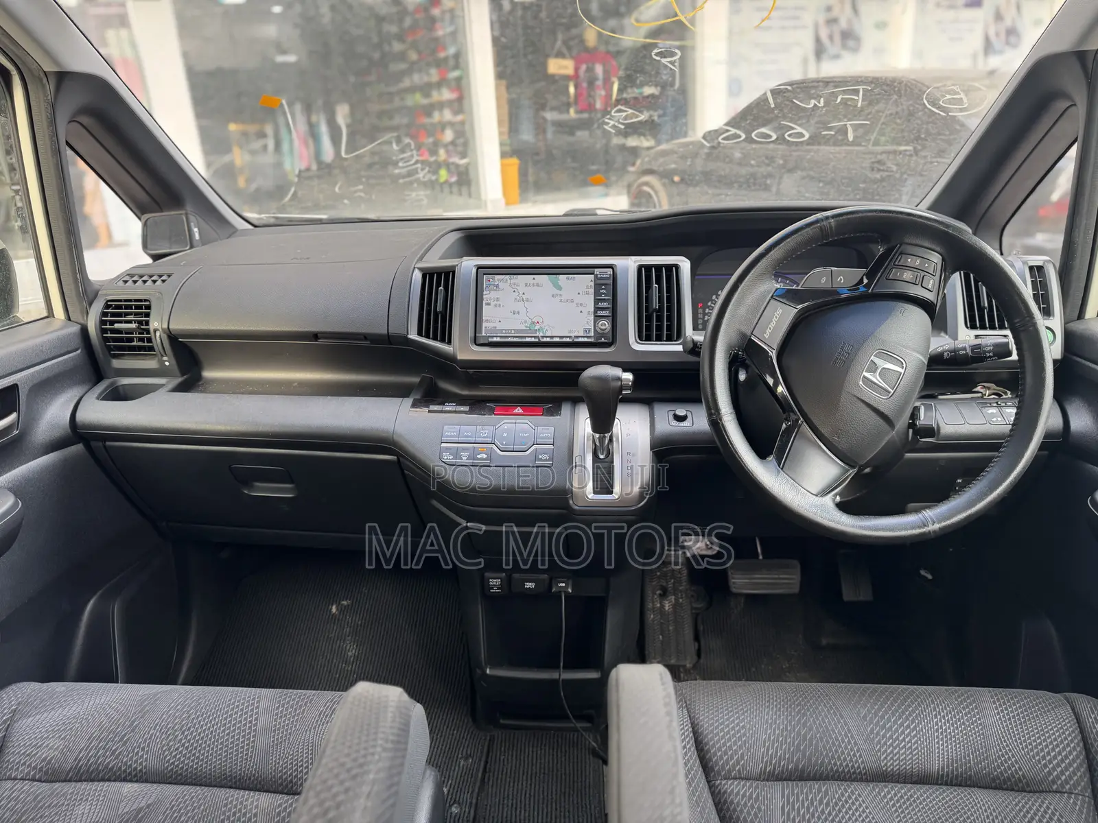 Honda Stepwgn 2014 White
