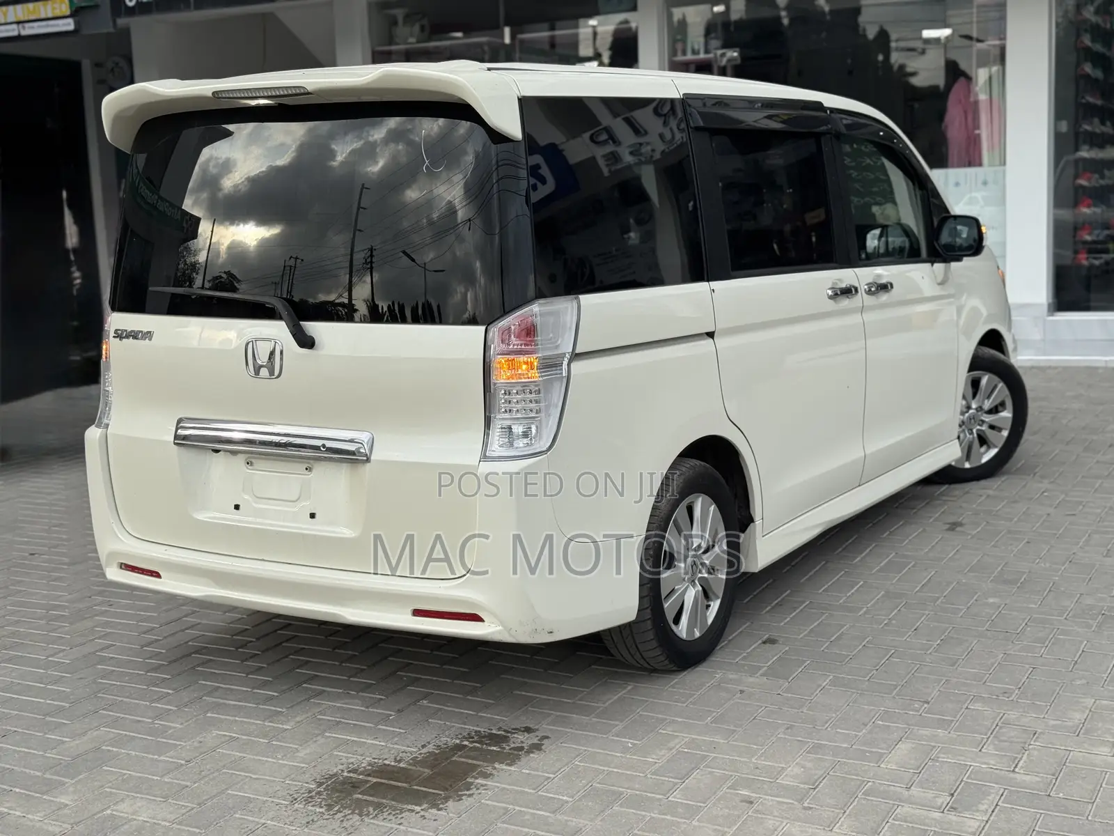 Honda Stepwgn 2014 White