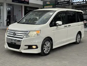 Honda Stepwgn 2014 Pearl