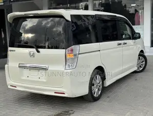 Honda Stepwgn 2014 Pearl