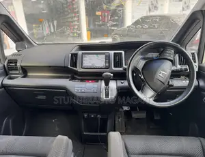 Honda Stepwgn 2014 Pearl