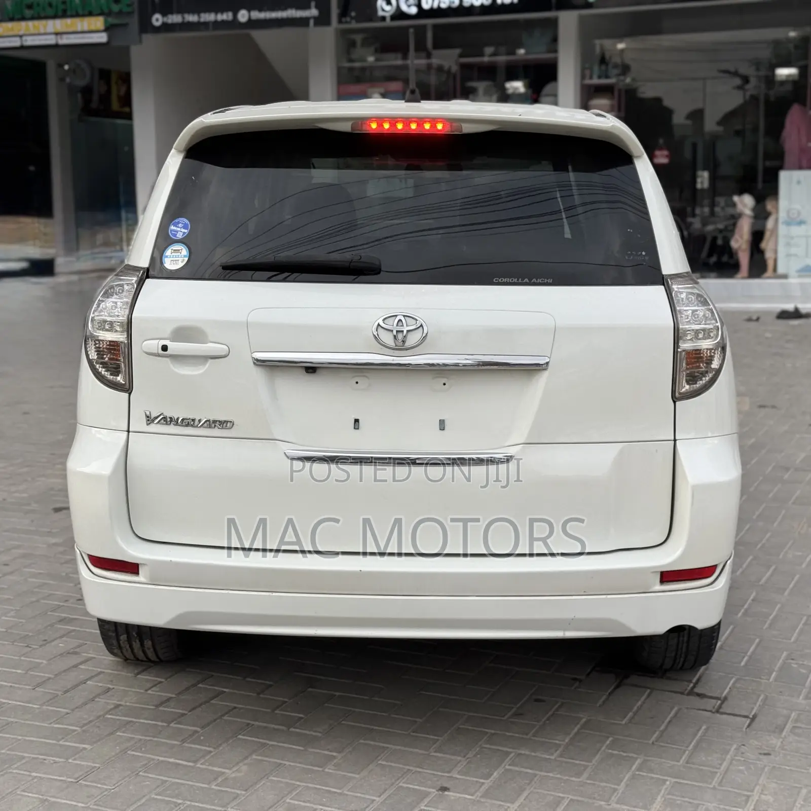 Toyota Vanguard 2009 White