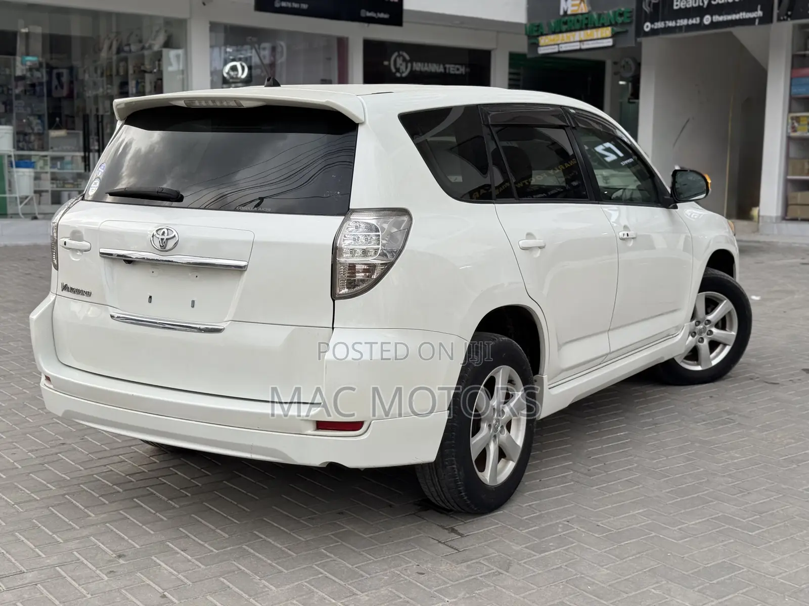 Toyota Vanguard 2009 White