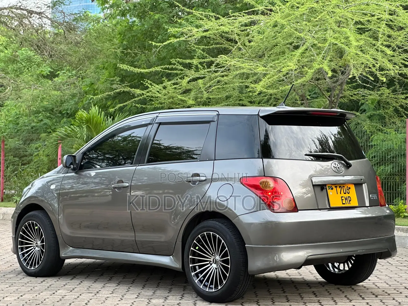Toyota IST 2006 Gray