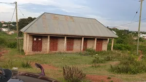 Kiwanja Na Frem Za Maduka Zinauzwa