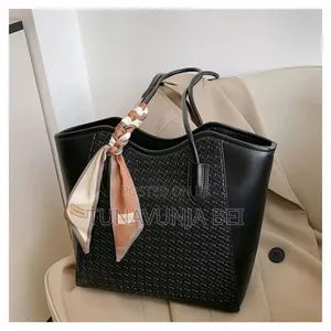 Quality Handbags / Classic Material Design