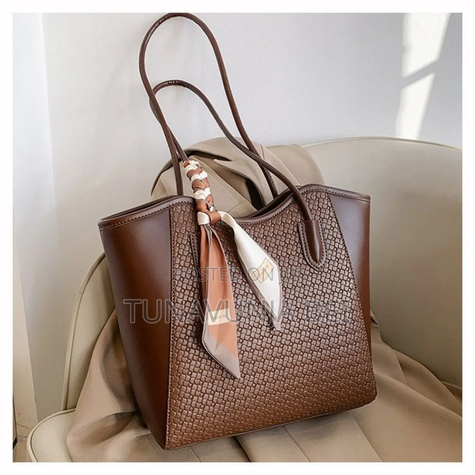Quality Handbags / Classic Material Design