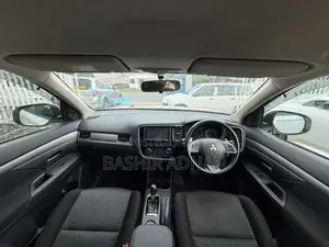 Mitsubishi Outlander 2015 White