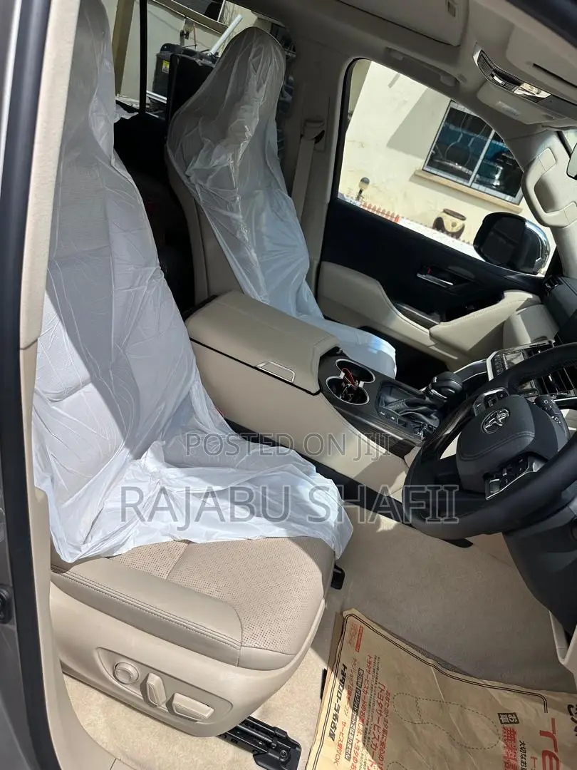 New Toyota Land Cruiser 2025 Silver