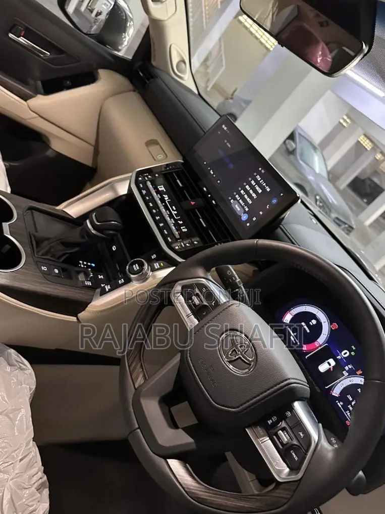 New Toyota Land Cruiser 2025 Silver