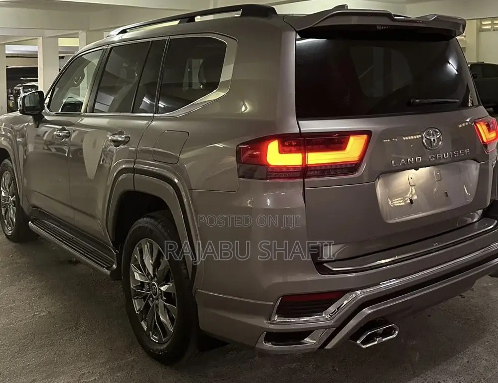New Toyota Land Cruiser 2025 Silver