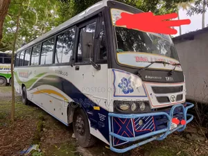 Tata Starbus Ultra Skool 2004 Silver