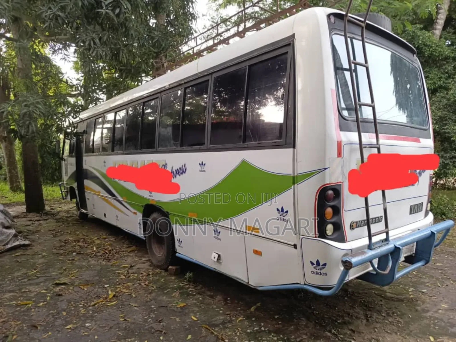 Tata Starbus Ultra Skool 2004 Silver