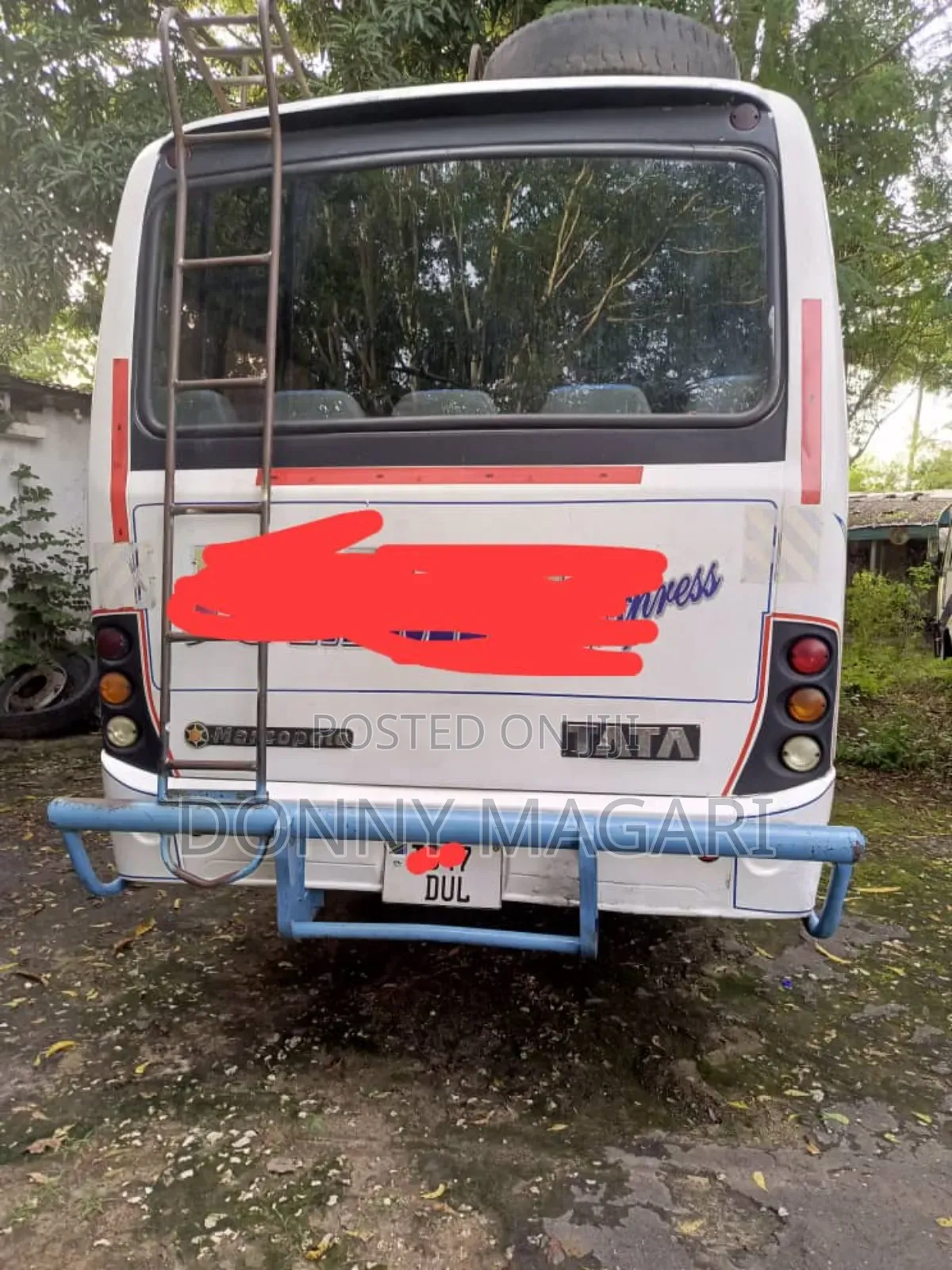 Tata Starbus Ultra Skool 2004 Silver