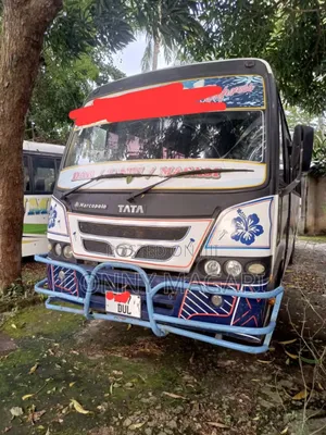 Tata Starbus Ultra Skool 2004 Silver