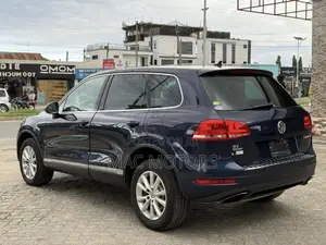 Volkswagen Touareg 2011 Blue