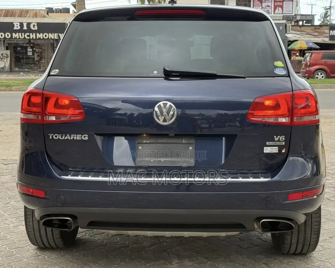Volkswagen Touareg 2011 Blue