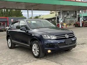Volkswagen Touareg 2011 Blue