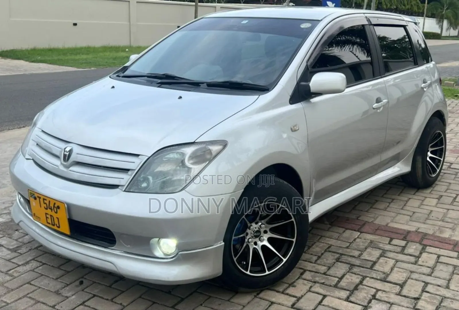Toyota IST 2004 Silver