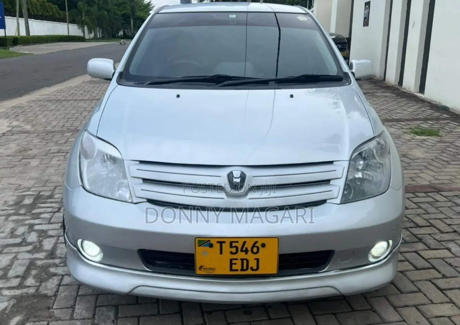 Toyota IST 2004 Silver