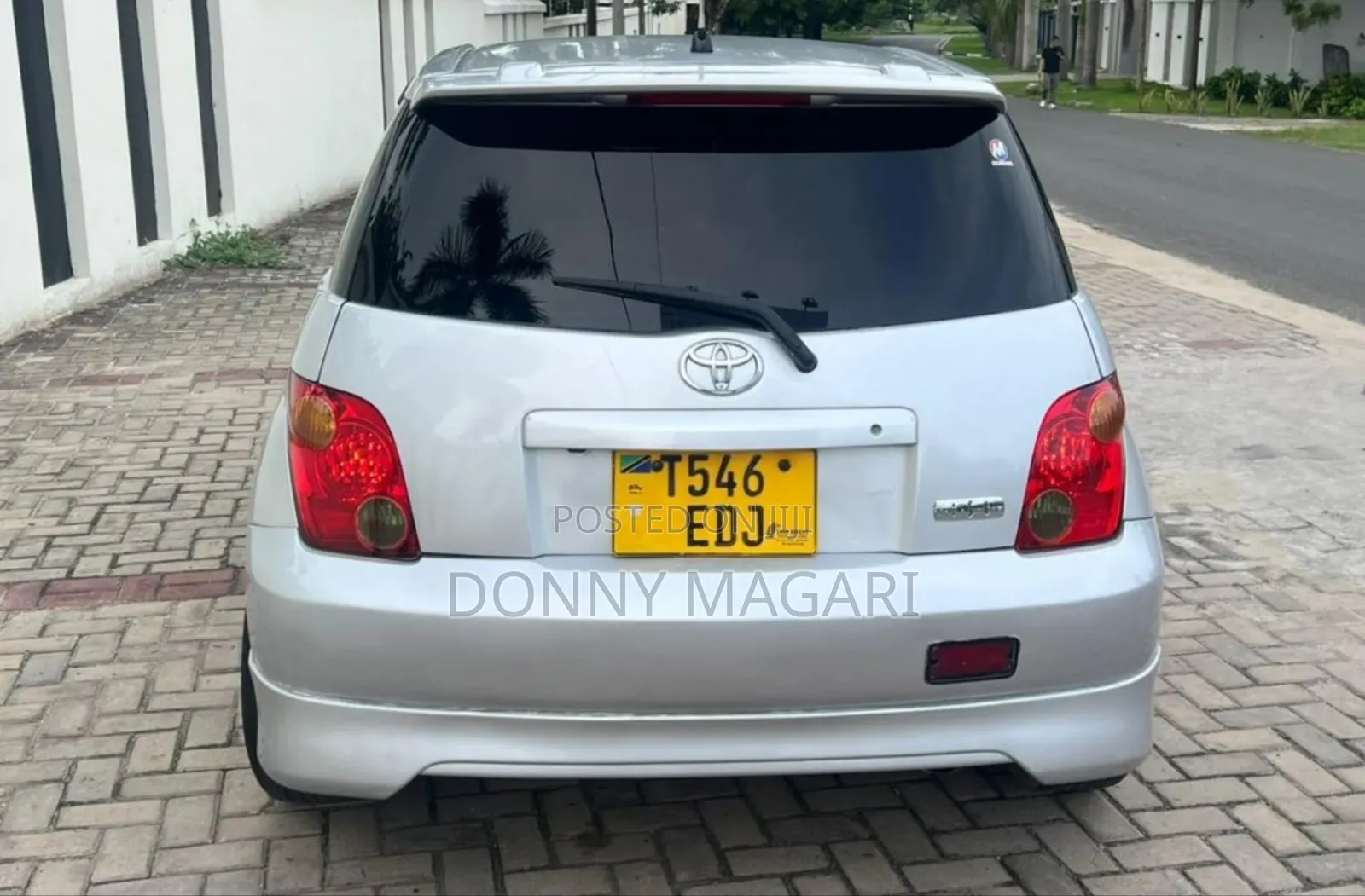 Toyota IST 2004 Silver