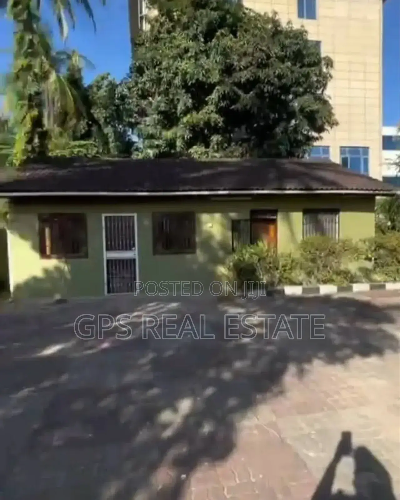 5bdrm House in Mikocheni A for sale