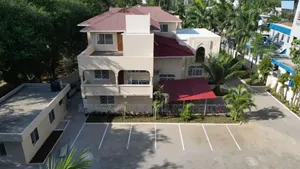 18 Office Space SQM 800 for Rent Usd 1300pm Available at Oyster Bay