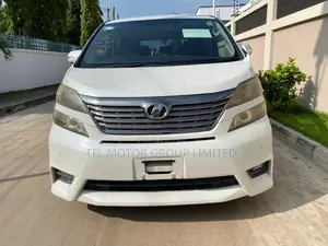 Toyota Vellfire 2010 White