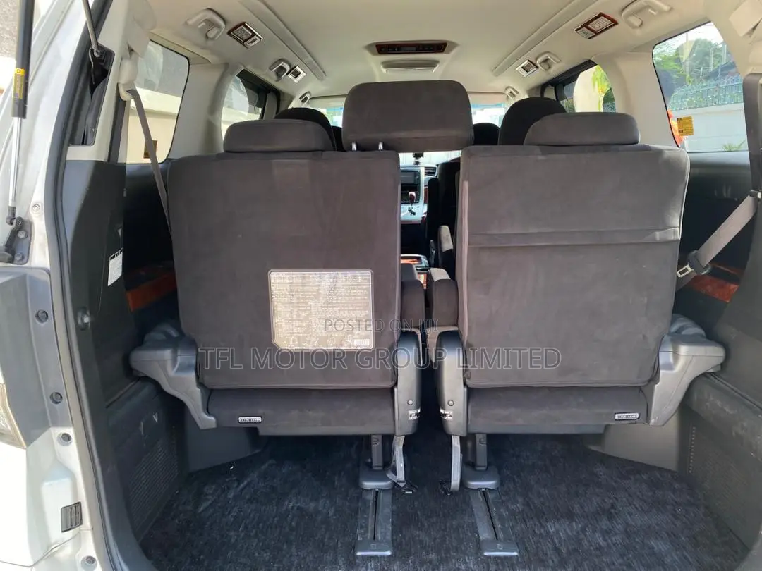 Toyota Vellfire 2010 White