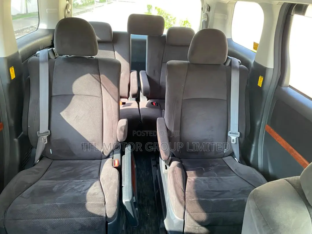 Toyota Vellfire 2010 White