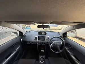 Toyota IST 2003 White