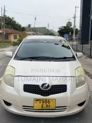 Toyota Vitz 2006 Gold