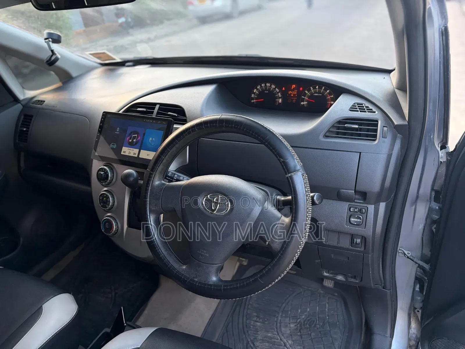 Toyota Ractis 1.5 AWD 2008 Gray