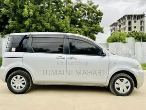Toyota Sienta 2005 Silver