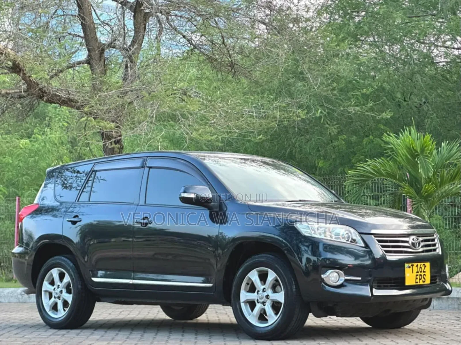 Toyota Vanguard 2012 Black