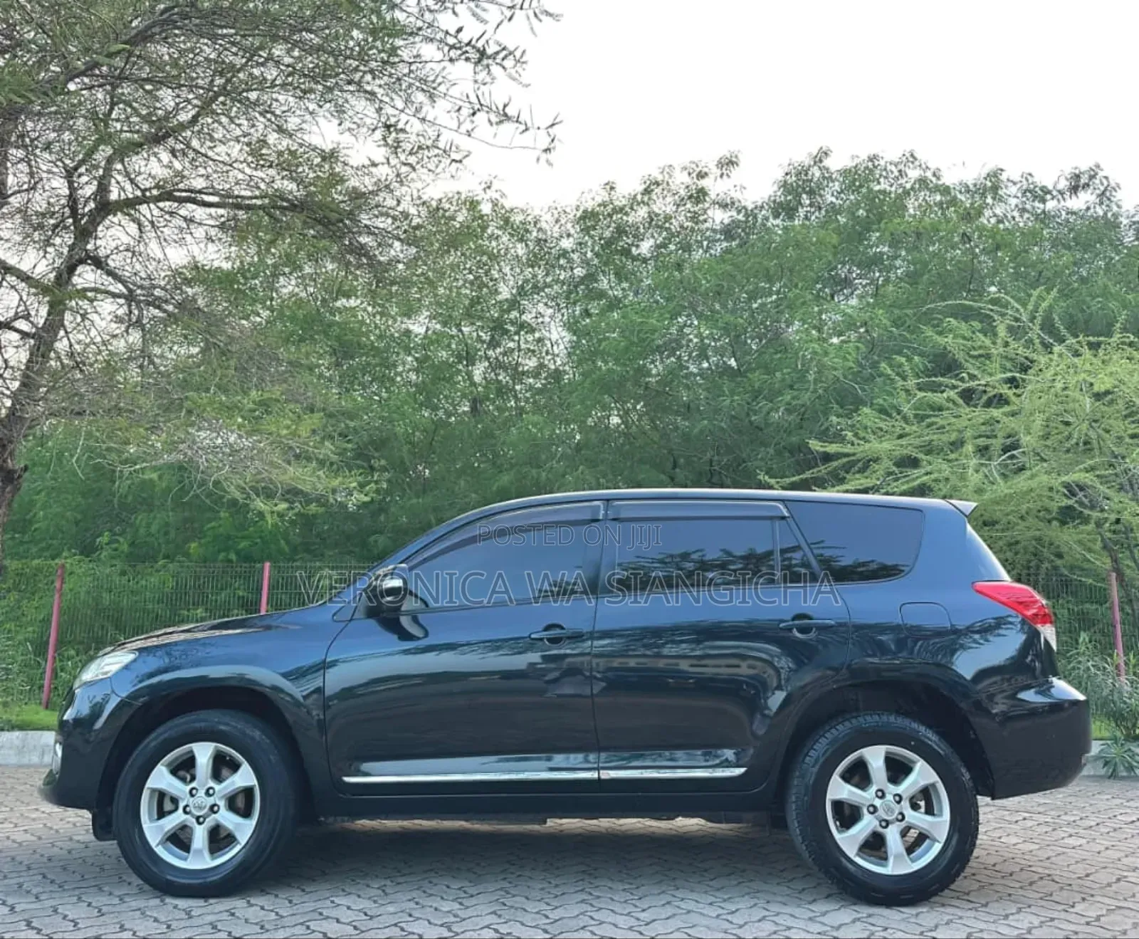 Toyota Vanguard 2012 Black