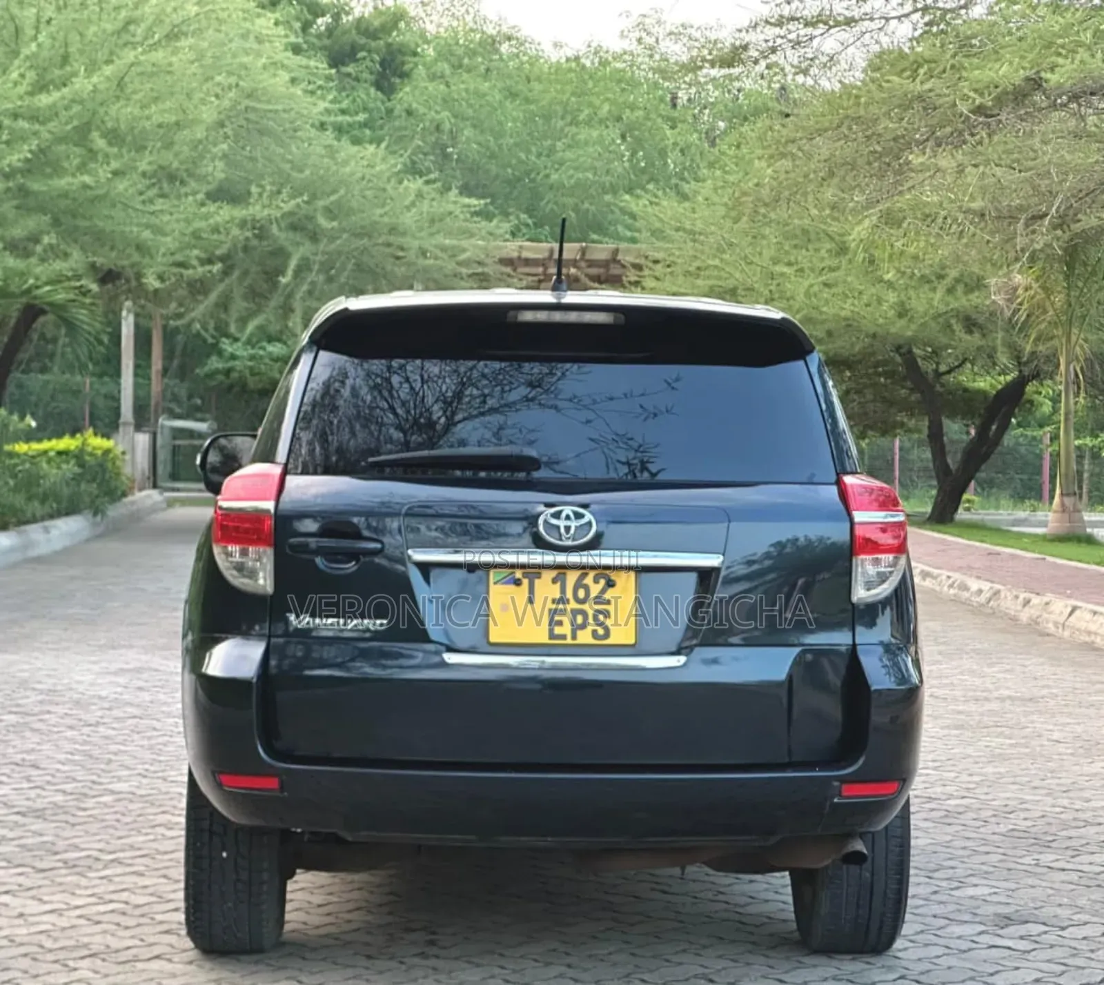 Toyota Vanguard 2012 Black