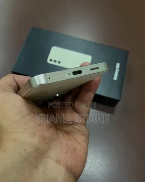 New Samsung Galaxy S24 256 GB Gold