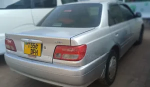 Toyota Carina 2000 Silver